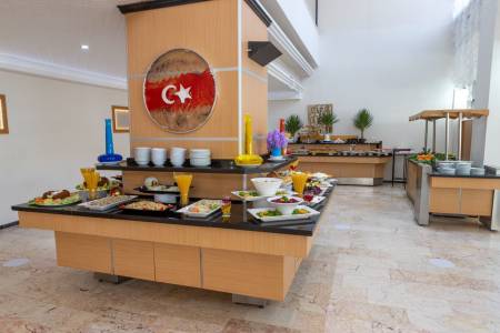 THE HOLIDAY RESORT HOTEL Restaurants